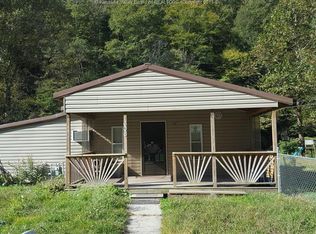 1606 Decota Rd, Eskdale, WV 25075