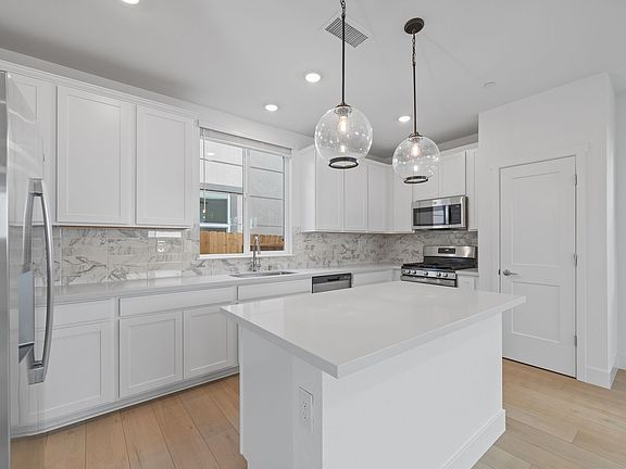 3rd image of 445 Prosecco Way