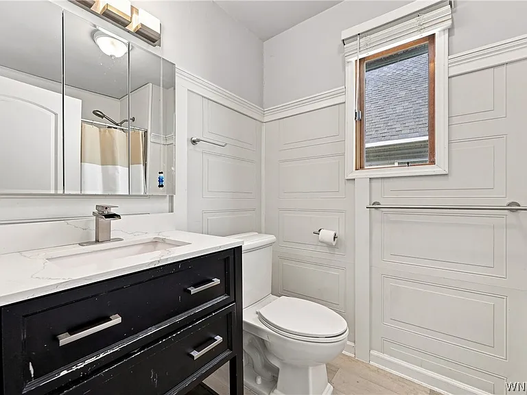 304 W Delavan Ave — Photo 20