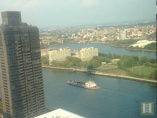 Rented by Halstead Real Estate | media 29