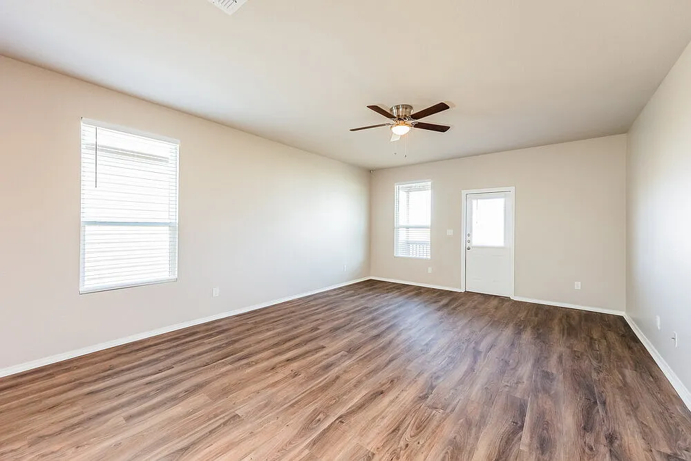 3 bed, 2.0 bath, 1680 sqft, $1,830 — Photo 3