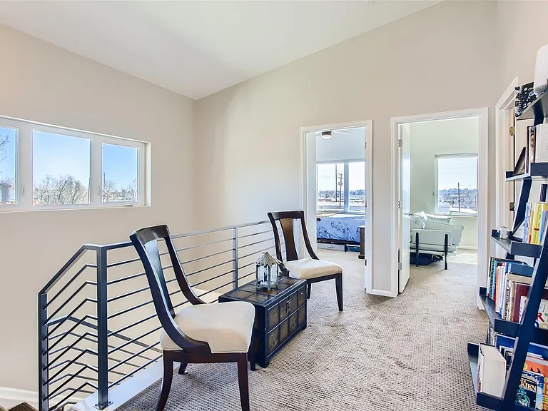 1195 S Mariposa St — Photo 12