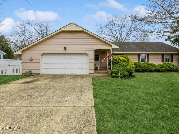 305 Springfield Avenue, Pine Beach, NJ 08741