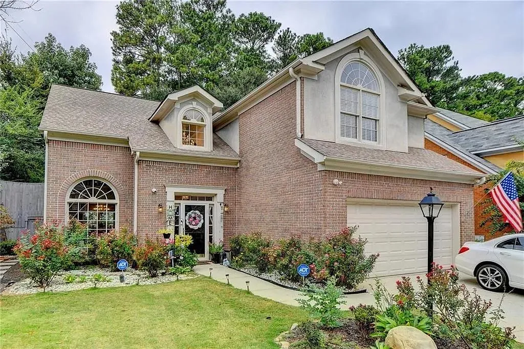 3 bed, 2.5 bath, 2425 sqft, $3,500 — Photo 3