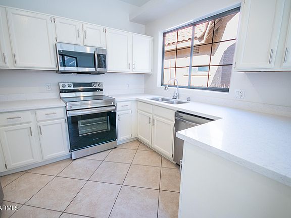 5th image of 1001 N PASADENA Street #88