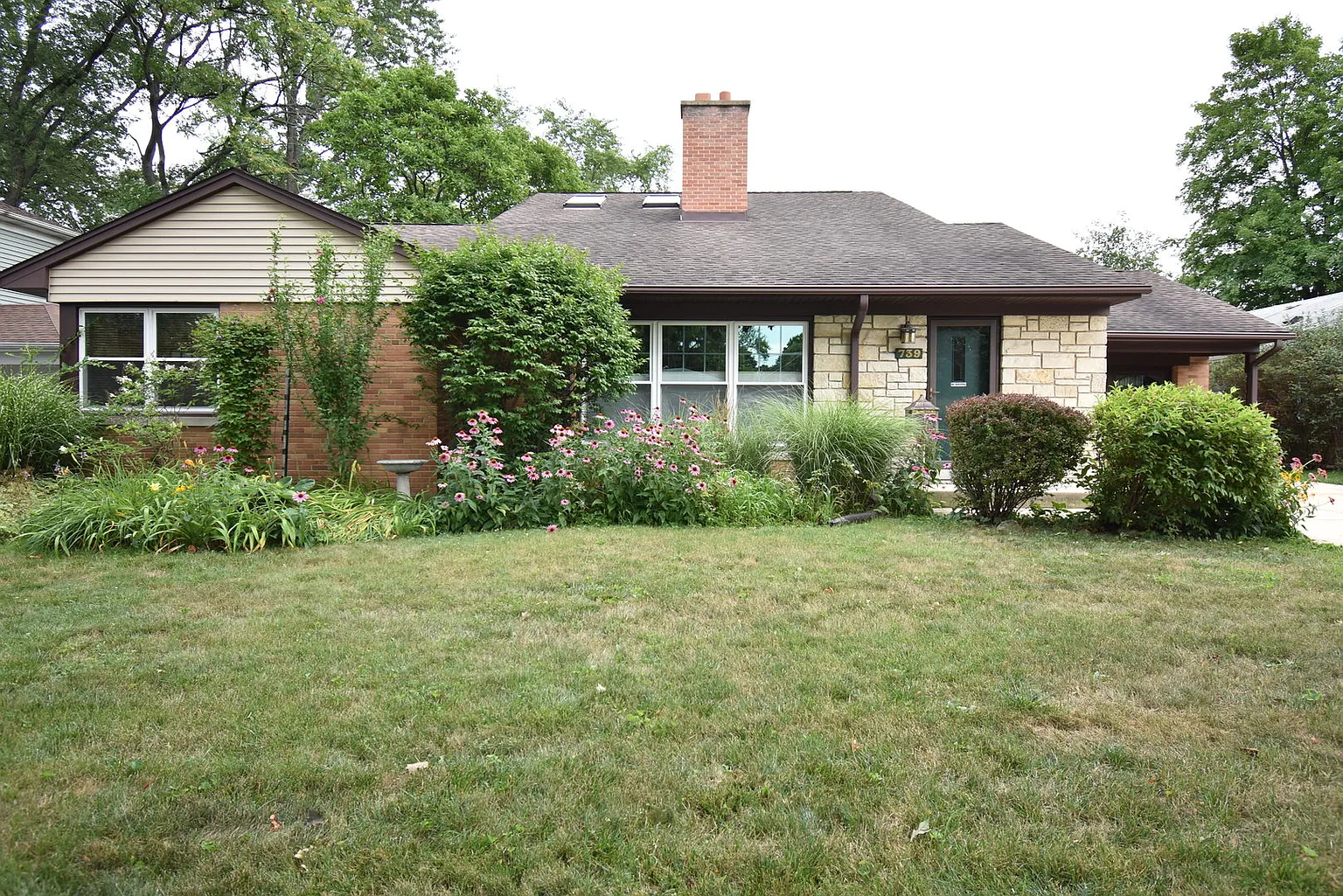 739 S Evergreen Ave photo 1