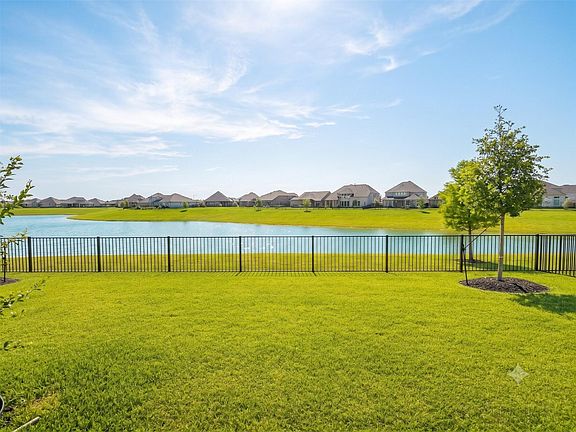 2nd image of 2605 Lago Costa Dr