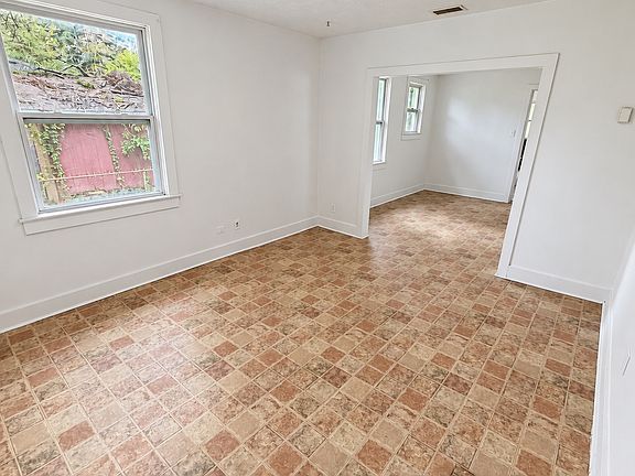 3rd image of 2472 Wylene St