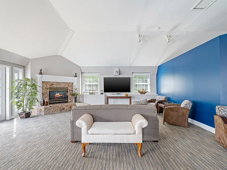 Four Winds Apartments — Photo 26