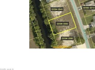 208 NE 8th Pl, Cape Coral, FL 33909