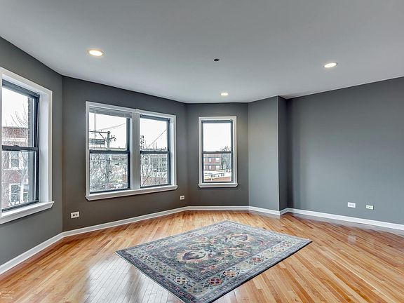 3rd image of 2714 N Sawyer Ave #3A