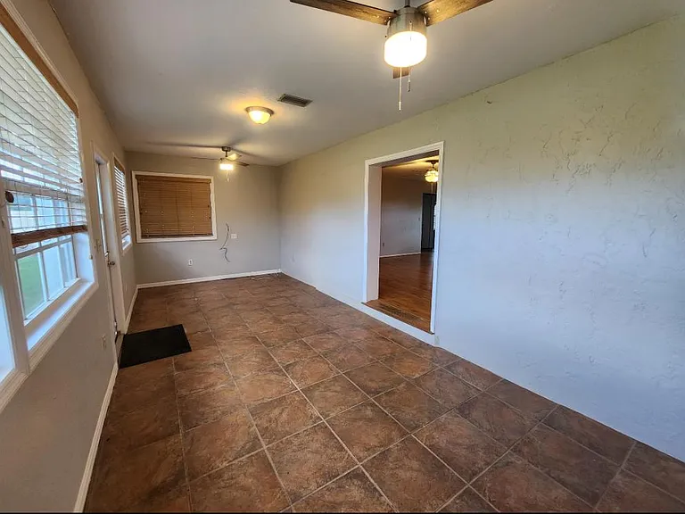 27048 Omni Ln — Photo 46