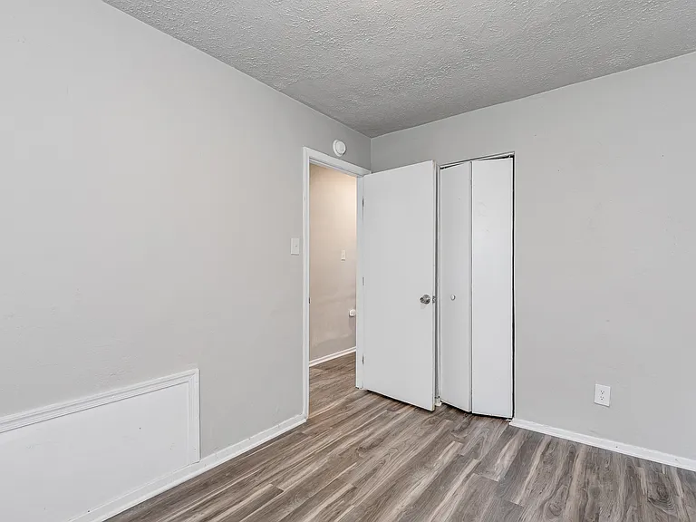 2106 Wood St — Photo 17