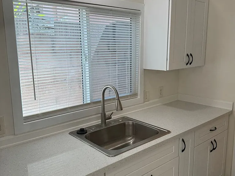 819 S Cypress Ave — Photo 28