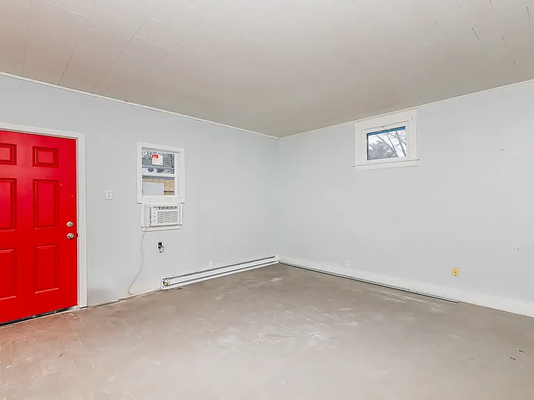 1721 W Oak St — Photo 5