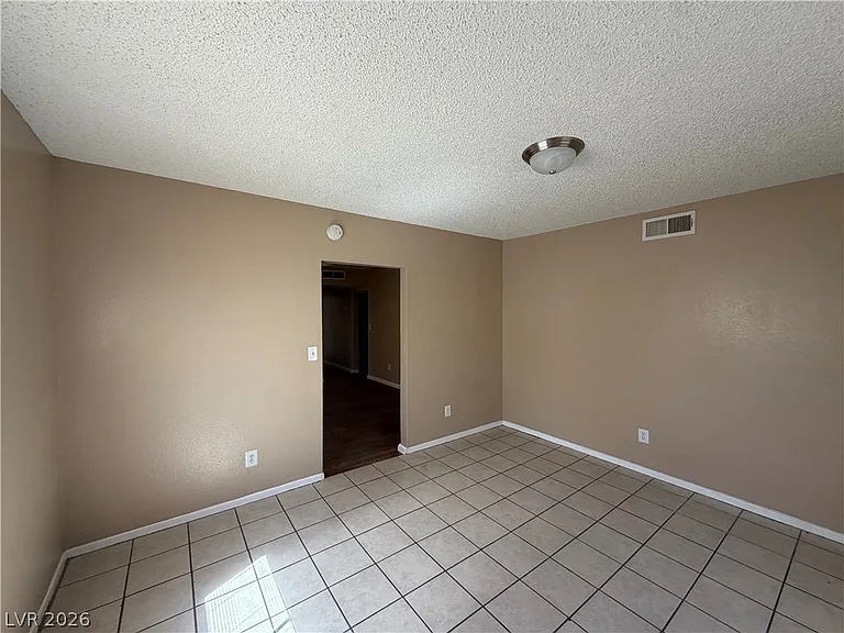 110 Silver St — Photo 12