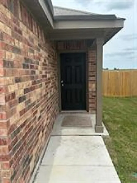 4 bed, 1794 sqft, $1,995 — Photo 4