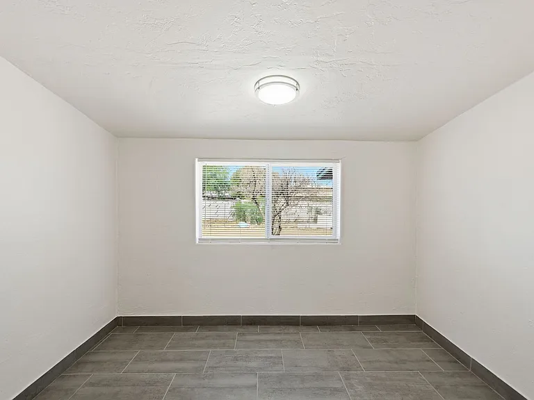 4608 S Fremont Ave — Photo 22