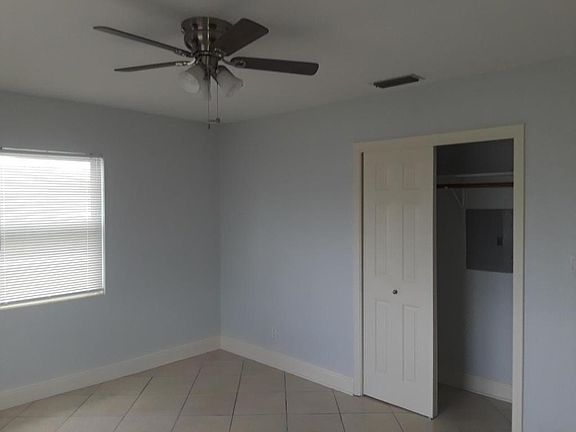 2nd image of 2991 Los Altos Dr #1