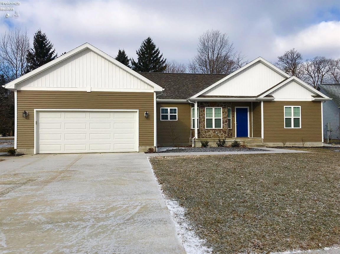 104 Whitney Dr, Fremont, OH 43420 Zillow