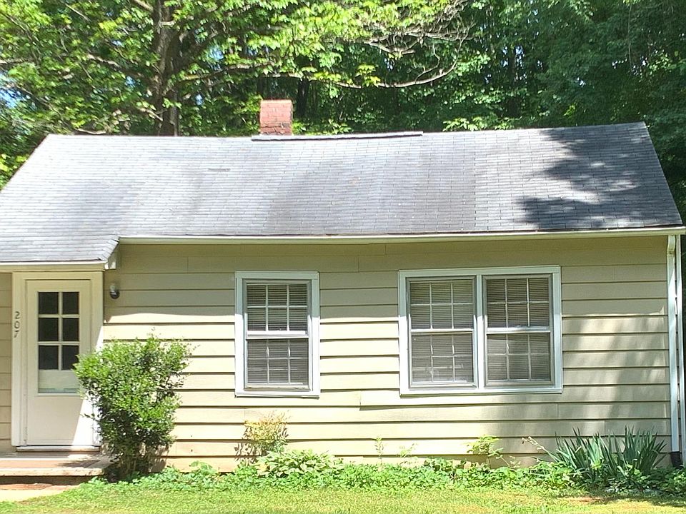 1st image of 207 N Oak St