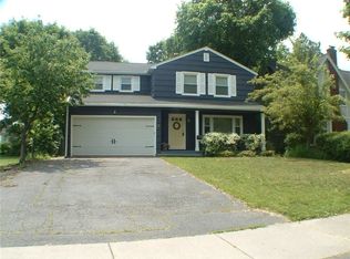 213 Warrington Dr, Rochester, NY 14618