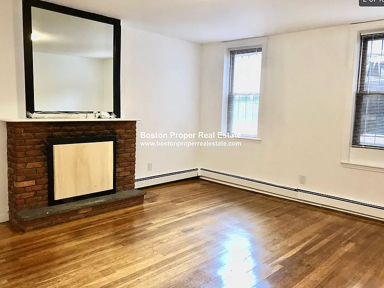 49 Gloucester St #2 — Photo 5