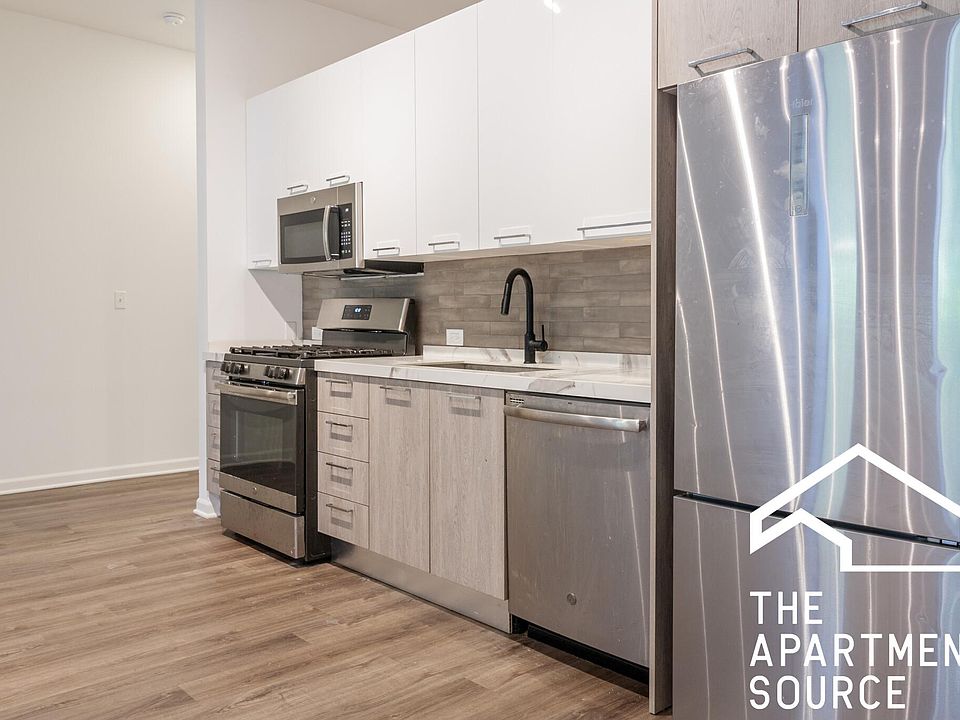 1st image of 2500 S Wabash Ave #208