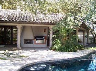 206 Royal Oaks Dr, Rockport, TX 78382