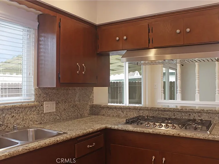 2513 Birch St — Photo 15