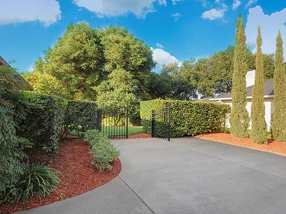 3rd image of 10739 Lake Hill Dr