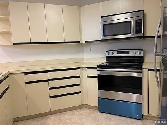 5th image of 647 Jacey Dr #4125