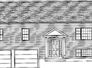 1 Castle Cir, Dudley, MA 01571