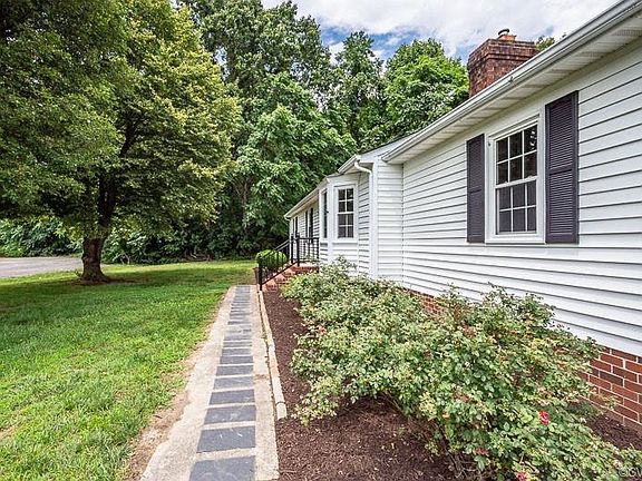 3rd image of 8204 Tiffany Ln