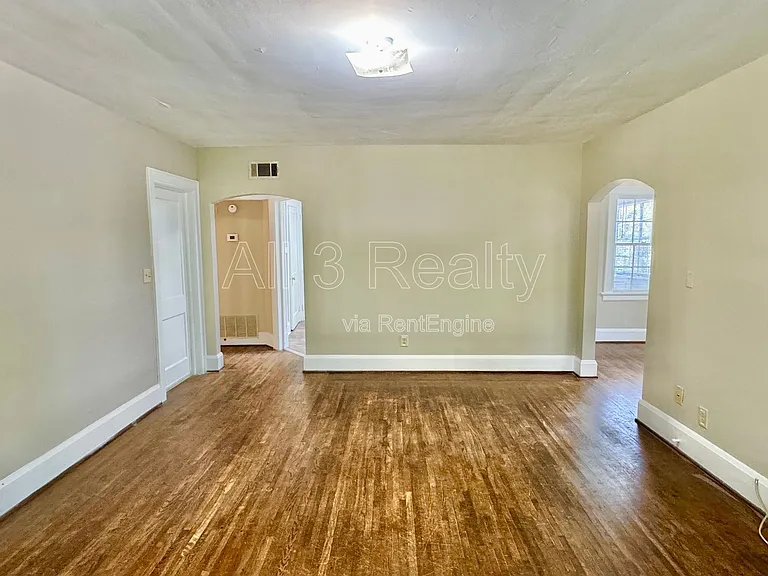 440 E Fairview Ave — Photo 11