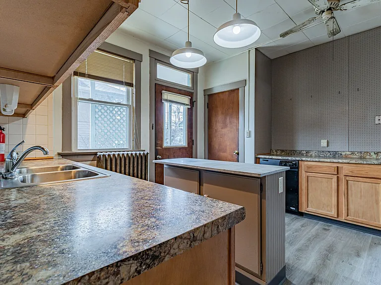 311 W Green St — Photo 15