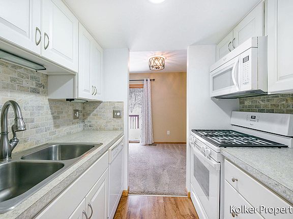 5th image of 6359 Wainscot Dr SE