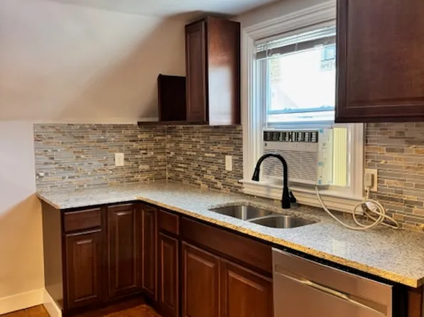 374 Hope St, Providence, RI