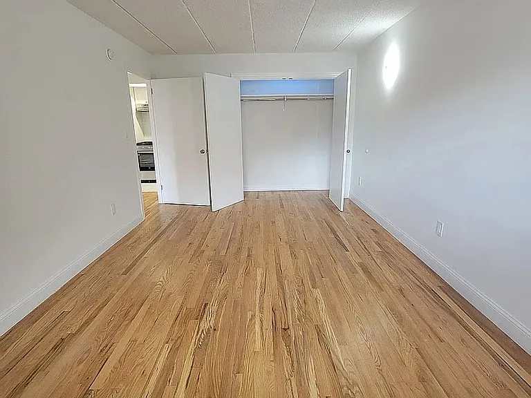 14351 Roosevelt Ave #12E — Photo 7