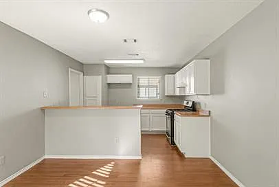 8311 Treehouse Ln — Photo 7