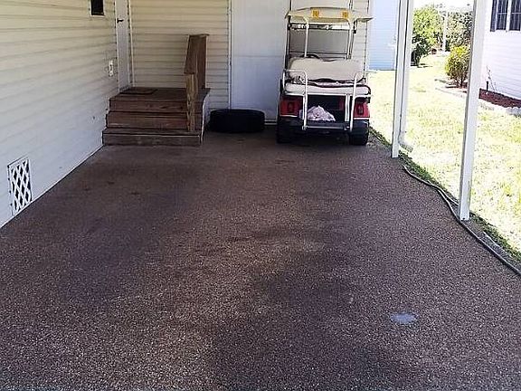 3rd image of 2114 Bayou Dr S