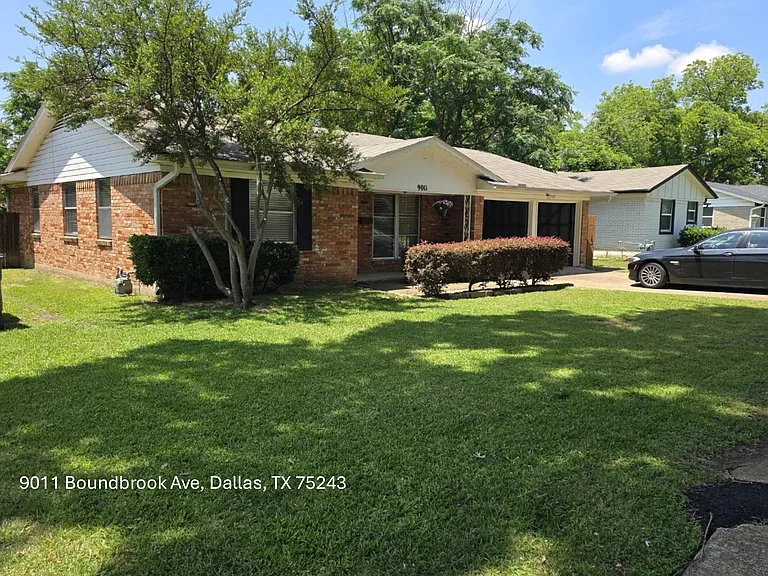 9011 Boundbrook Ave — Photo 1