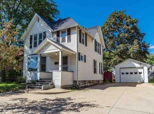 126 8th Ave, Baraboo, WI 53913