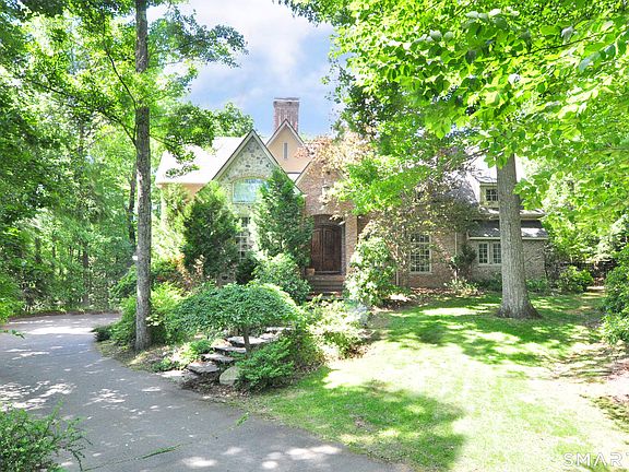 2nd image of 22 Thronebrook Rd