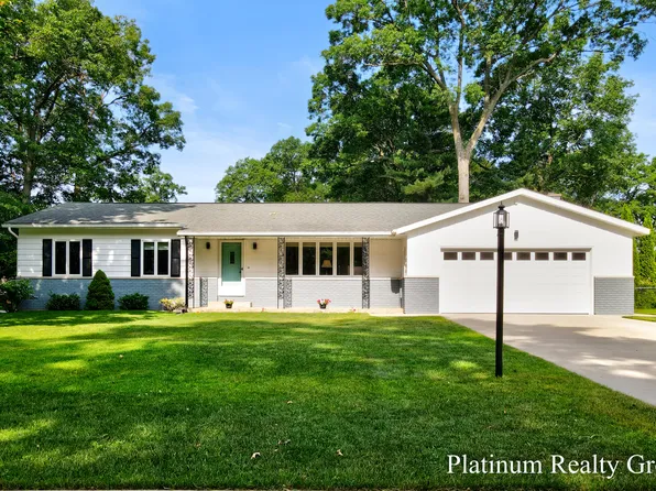 691 E Wedgewood Dr, Muskegon, MI 49445