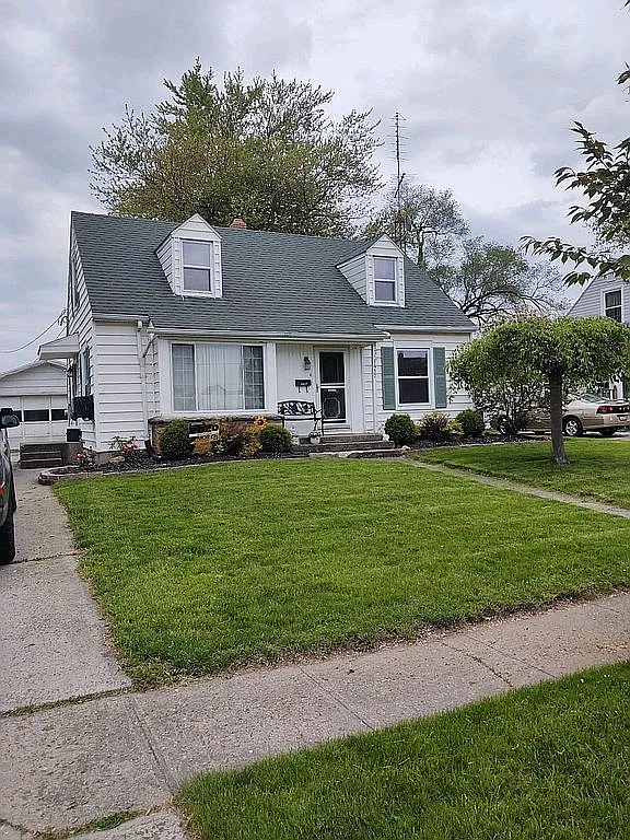 1417 E 3rd St #2 photo 1