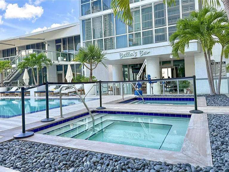 1100 Biscayne Blvd #3404 — Photo 32