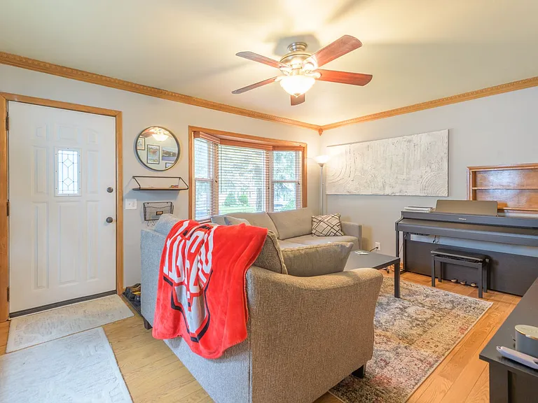 3243 Fillmore St NE — Photo 4