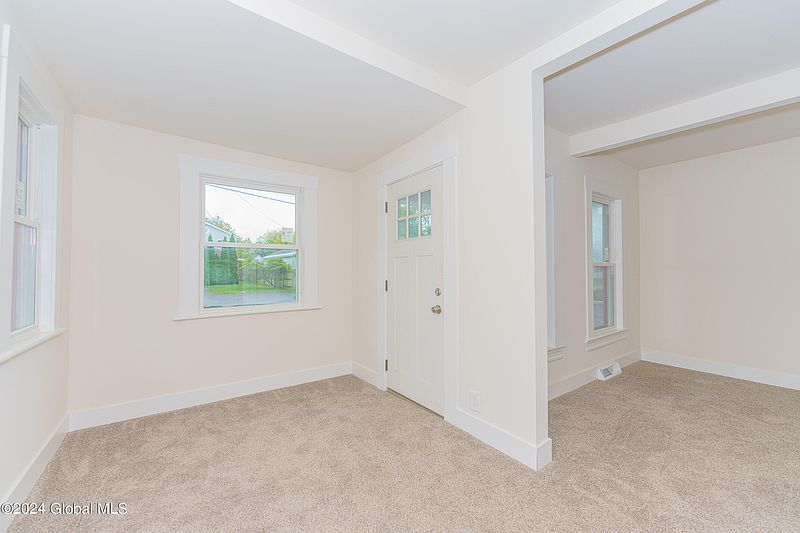 5th image of 2865 Plunkett Avenue
