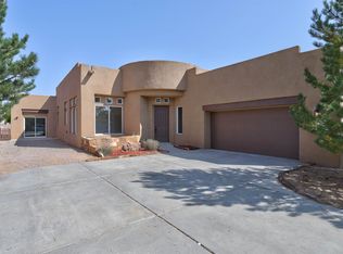 83 Canada Del Rancho, Santa Fe, NM 87508
